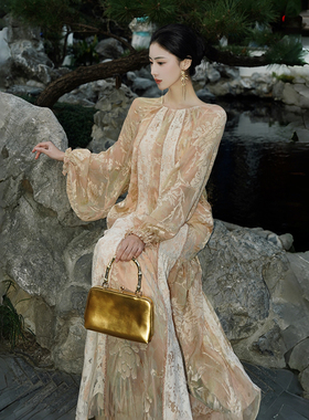 澄渔高定【金棠琥珀】国风矜贵晕染烧花真丝蕾丝古法珠片绣连衣裙