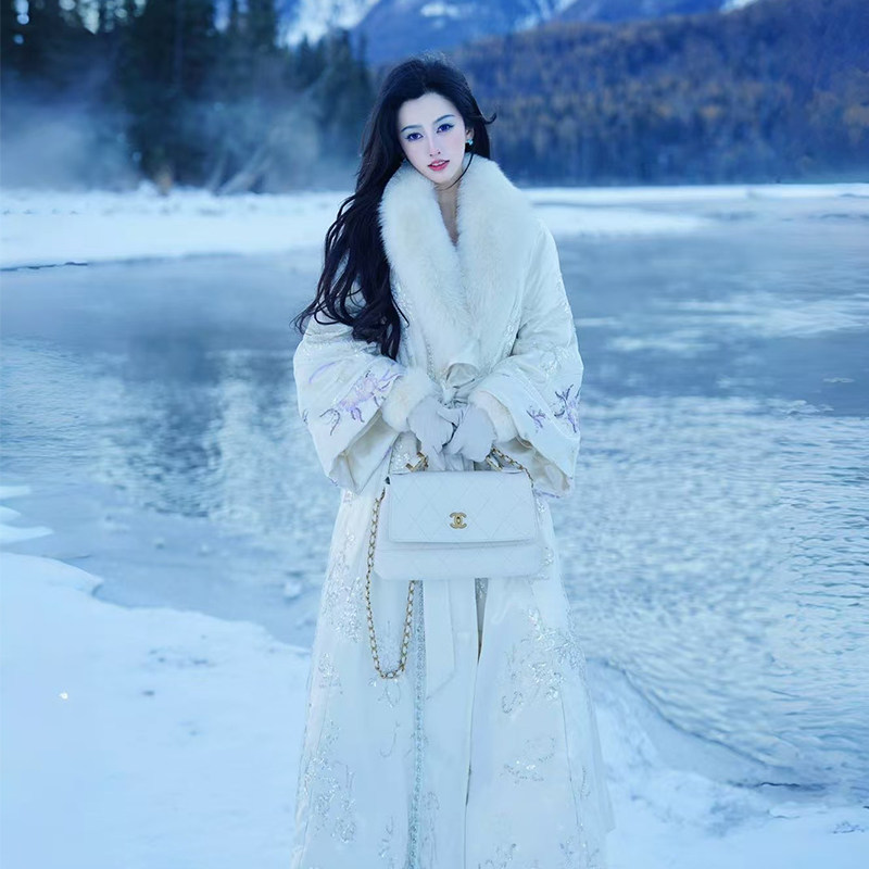 澄渔高定【暮云熹月】新中式重磅白鹅绒刺绣狐狸毛领羽绒服外套