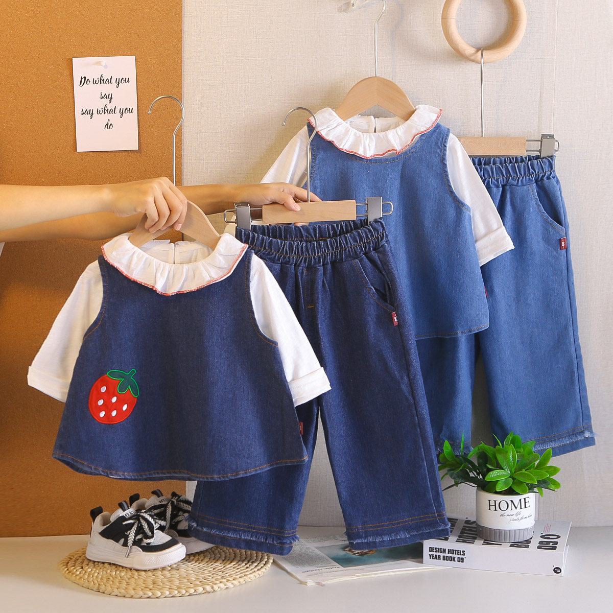 秋季复古法式时尚女童牛仔套装儿童草莓绣花马甲娃娃衫裤子三件套,童装/婴儿装/亲子装,连身衣/爬服/哈衣,淘宝优惠券,粉丝福利购,淘宝优惠卷