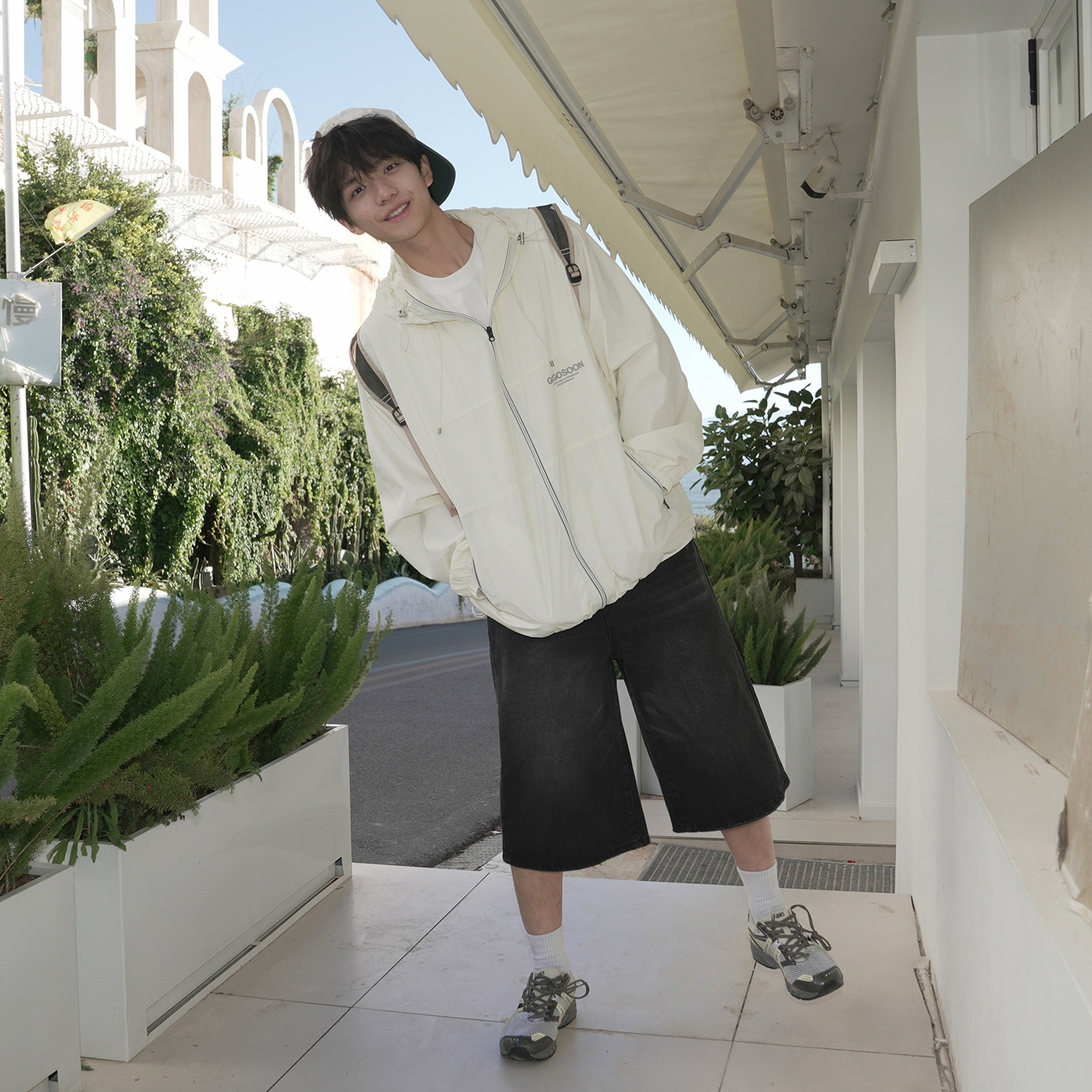 GOGOSOON 沙粒皱75g轻薄防风外套男夏季户连帽风夹克字母印花设计