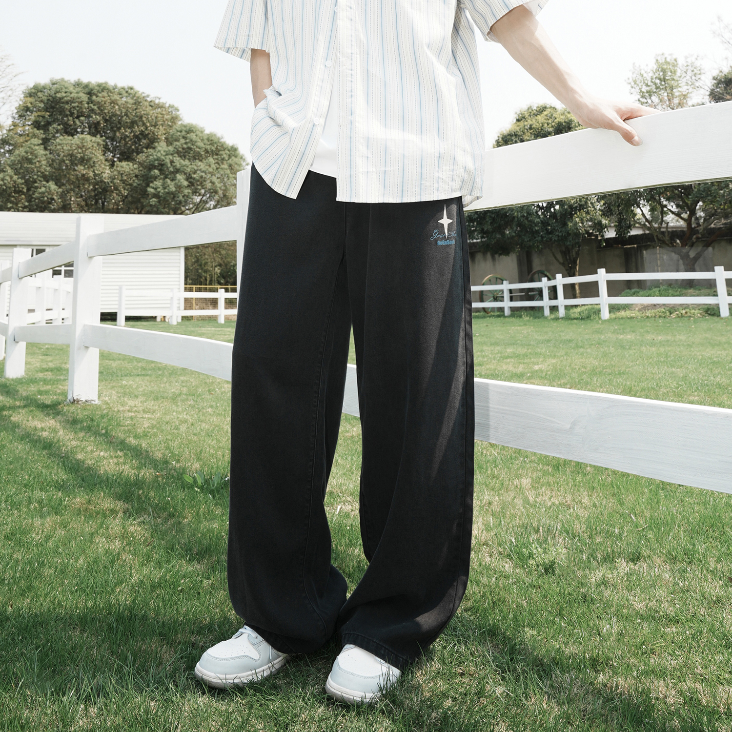 GOGOSOON牛仔裤男200g新款春秋柔软舒适字母胶印直筒长裤子薄款潮