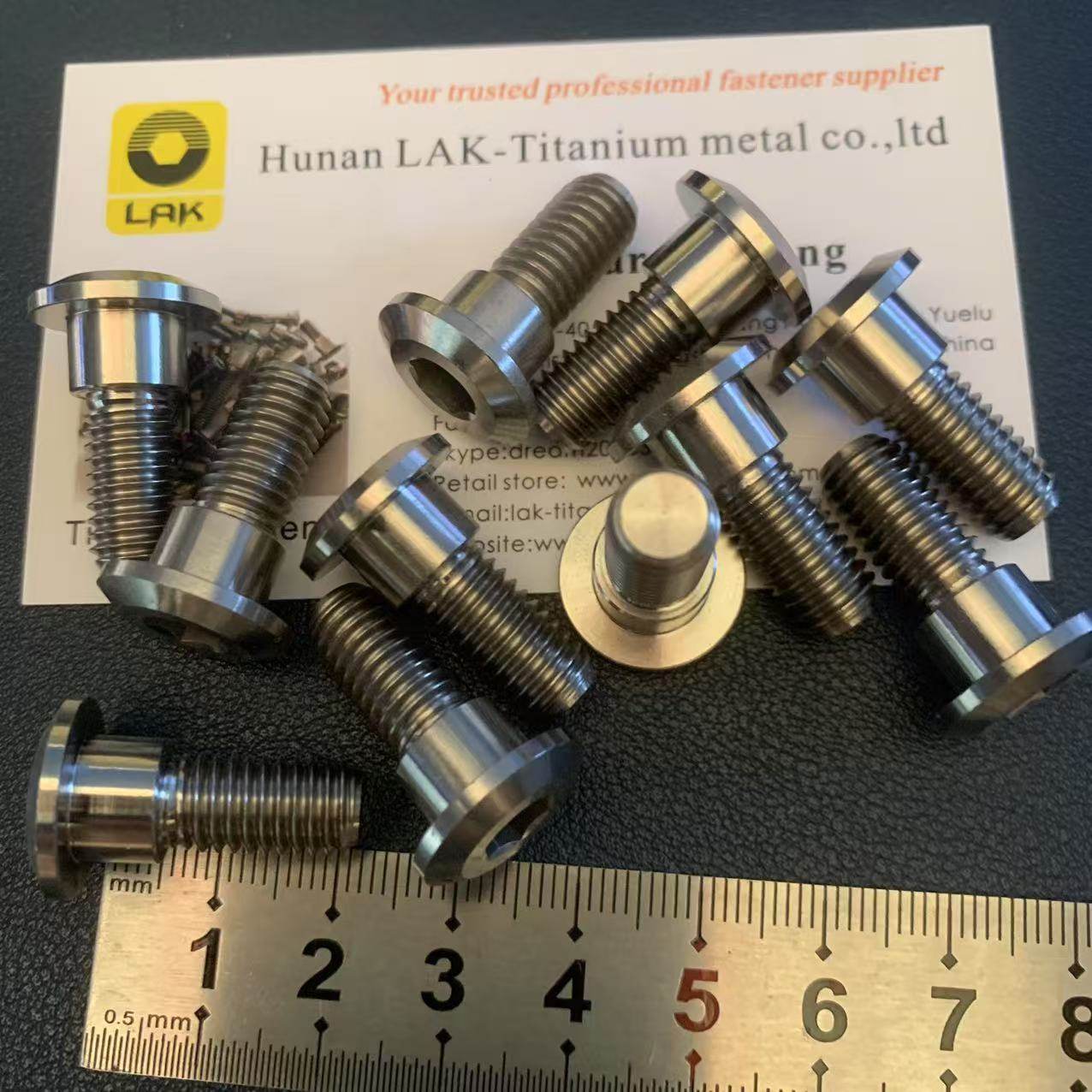 订做 伞头平头内六角钛合金碟刹盘螺丝 M8x22 台阶10x6.5 头16