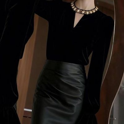 纯欲甜辣妹黑色收腰修身打底衬衫女设计感秋冬季镂空丝绒长袖上衣