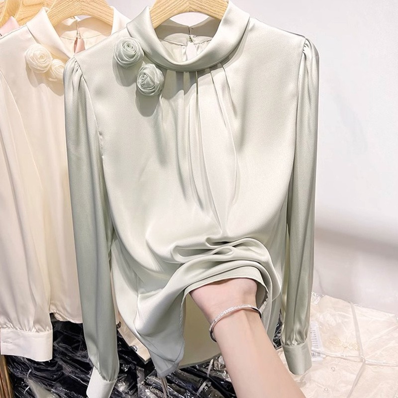 2025秋季新款法式气质显瘦立体花朵纯色套头长袖醋酸缎面衬衫女