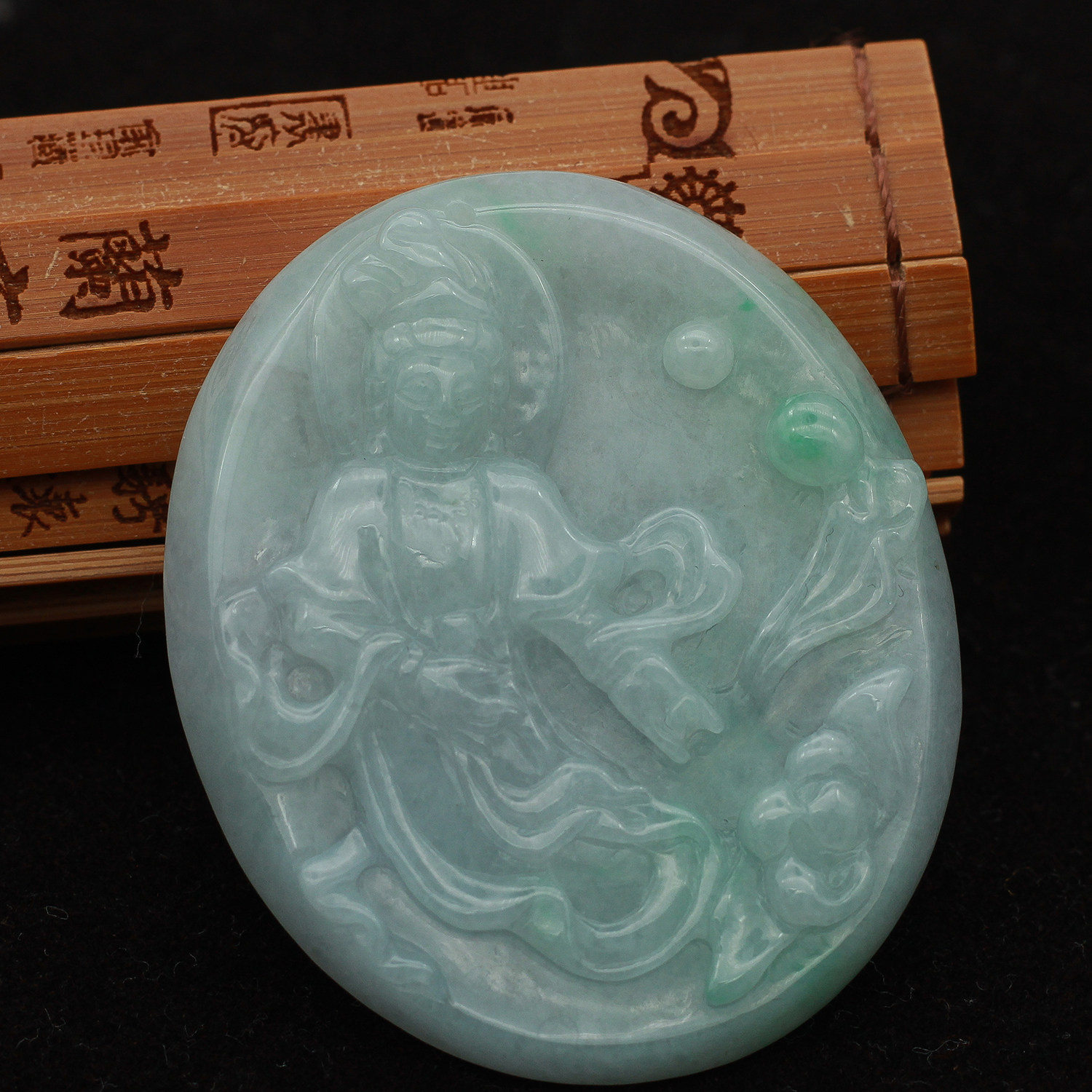 工厂直销 缅甸A货翡翠玉器 冰糯种飘绿 莲花观音菩萨牌吊坠 包邮