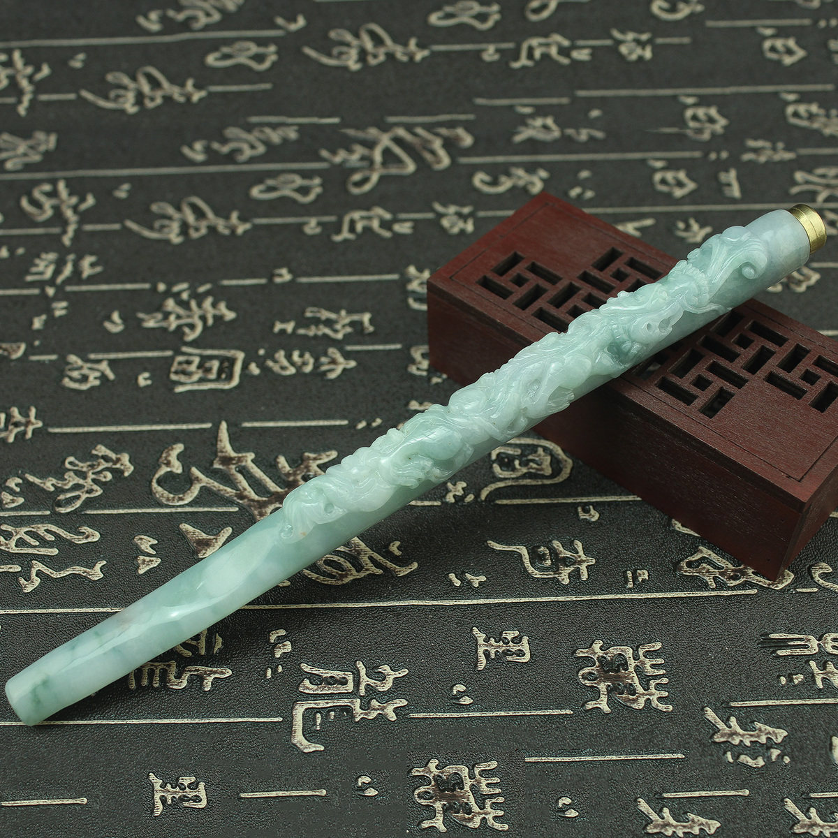 特价 缅甸天然翡翠A货玉器 糯种飘花飘红单龙戏珠祥龙长烟嘴 包邮