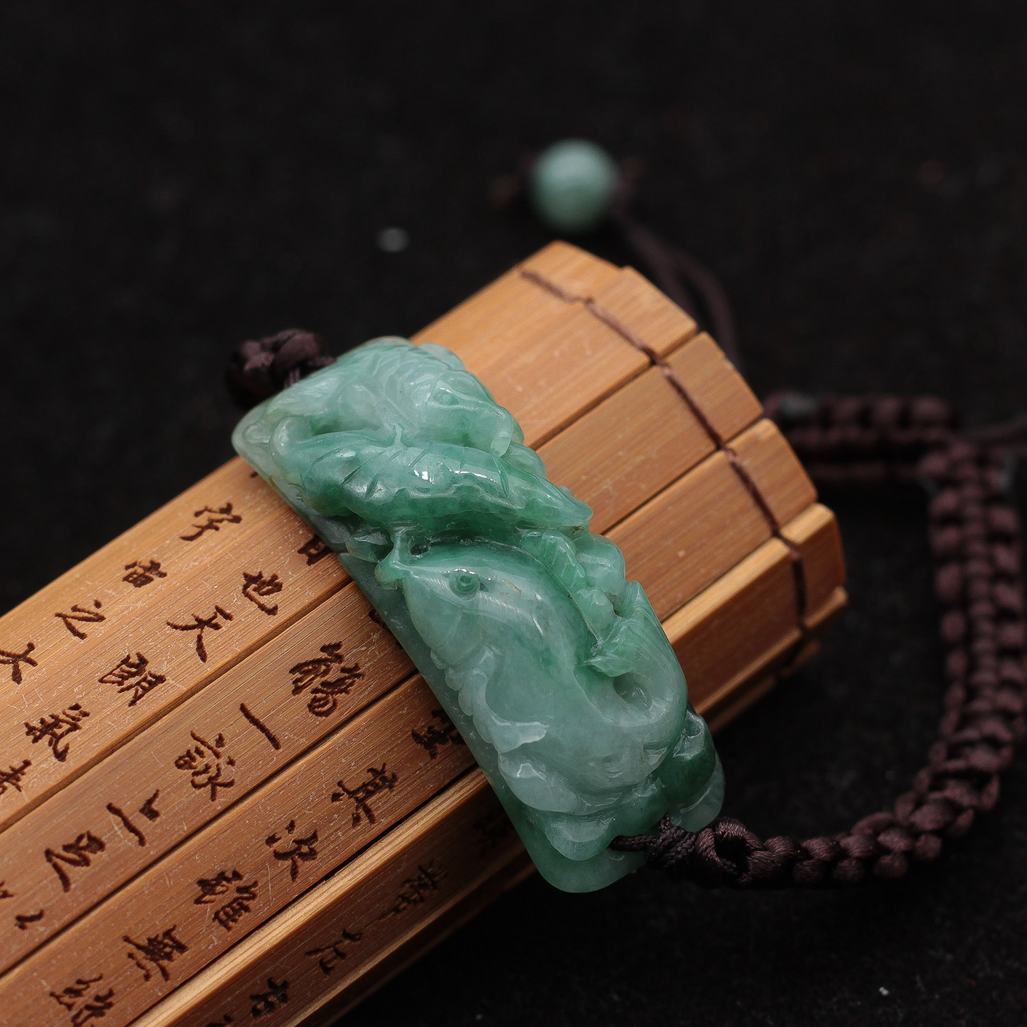 缅甸天然翡翠a货玉器 冰糯种飘绿鲤鱼年年有余手牌手链 包邮