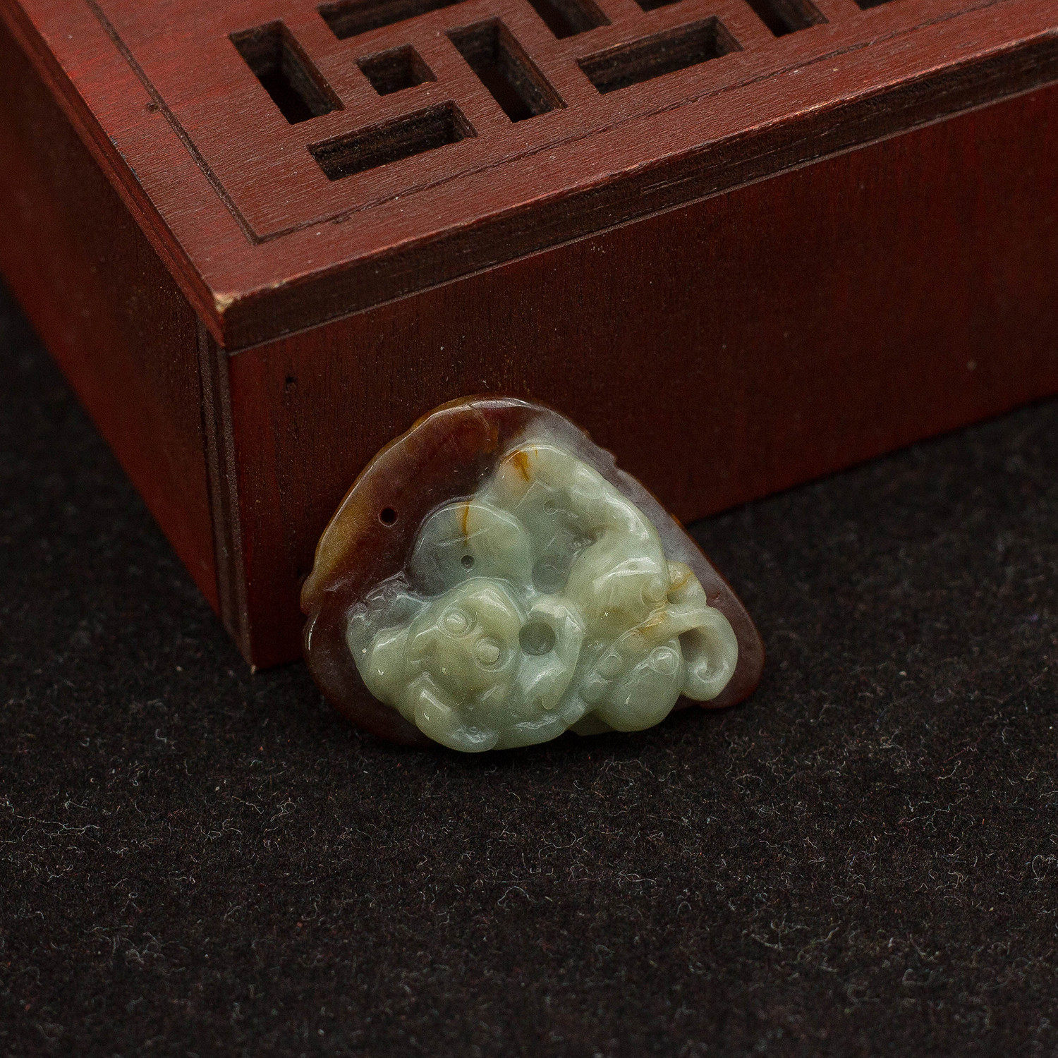 工厂直销 天然缅甸a货翡翠玉器 秒杀糯种红翡螭龙草龙小吊坠 包邮