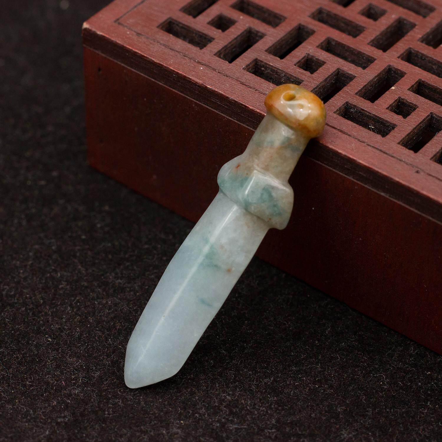 工厂直销 天然缅甸A货翡翠玉器 糯种红翡飘花双色 玉剑吊坠 包邮