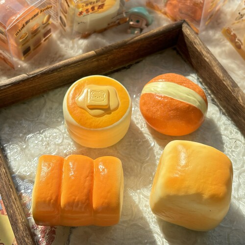 新品捏捏乐慢回弹玩具面包仿真食物可爱木吉食玩吐司松饼squishy