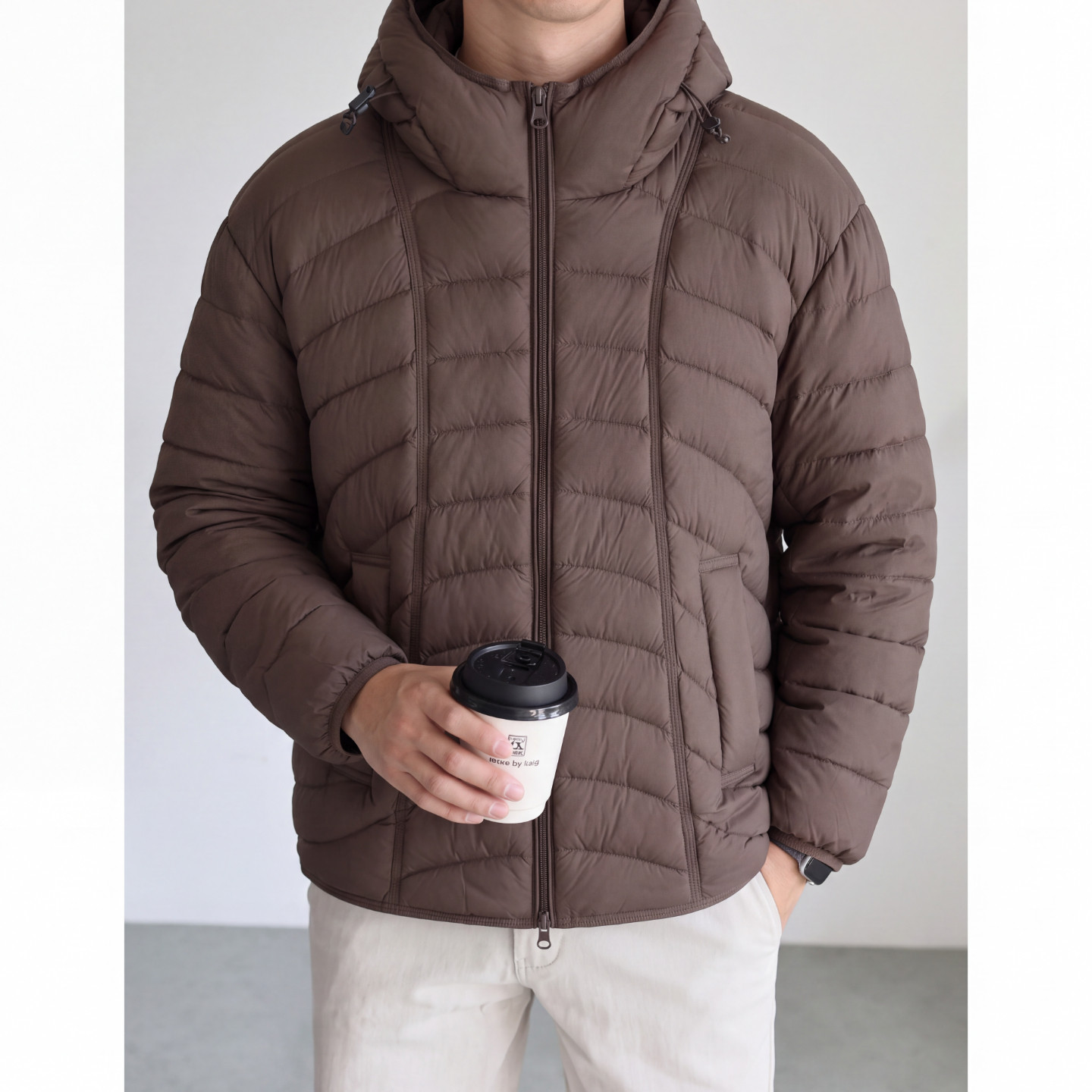 咖色轻薄防风保暖连帽羽绒服男