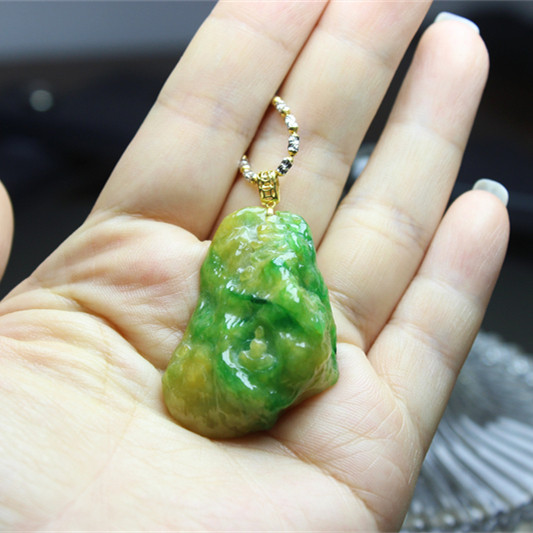 F65翡翠挂件吊坠黄绿色大件挂坠男女裸石原石灵隐寺珍品悟道证书