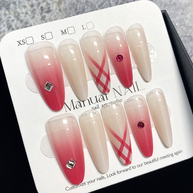 春夏显白亮眼粉格纹杏仁贴片可拆新款半手工高级美甲猫眼穿戴指甲