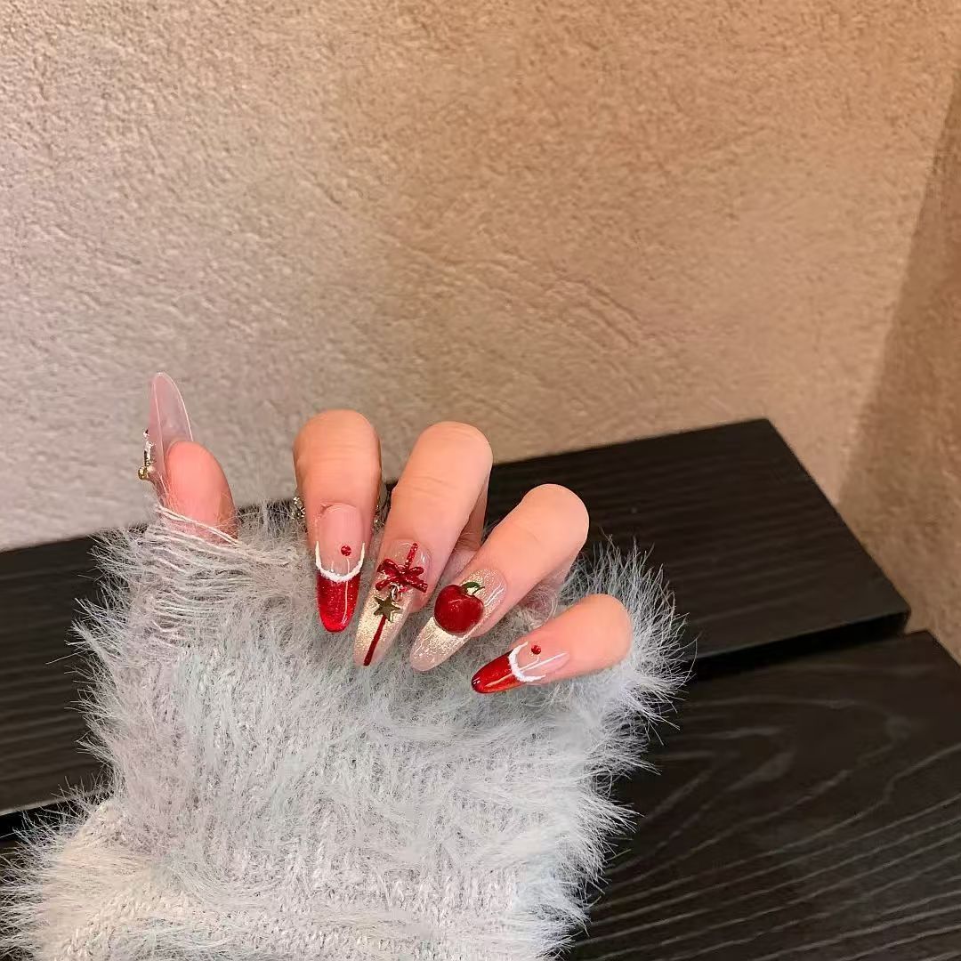 圣诞花环立体显白苹果蝴蝶结挂坠法式酒红猫眼冬日氛围感穿戴甲