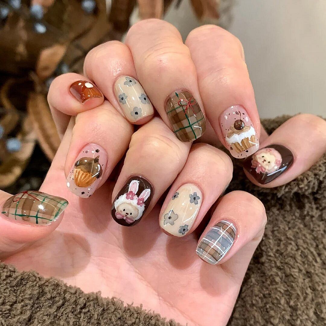 初秋新款手绘风洛可可栗子蛋糕可爱短款学生卡通半手工美甲穿戴甲