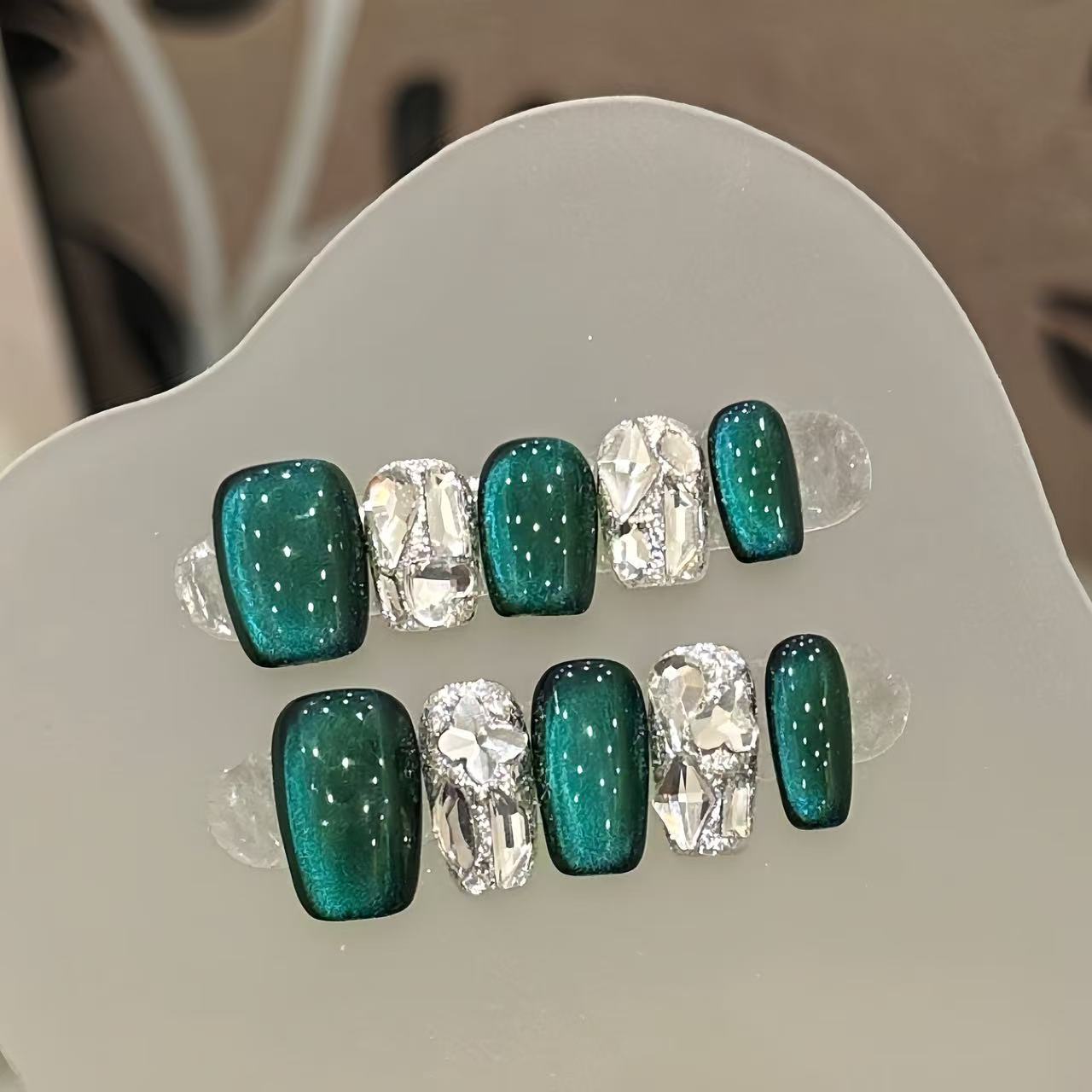 绿宝石猫眼-Naier奈儿轻奢高定纯手工美甲穿戴甲10片装