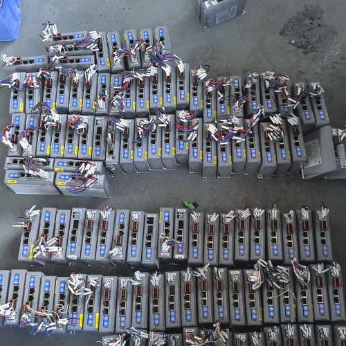 国产雷赛步进电机驱动控制器。