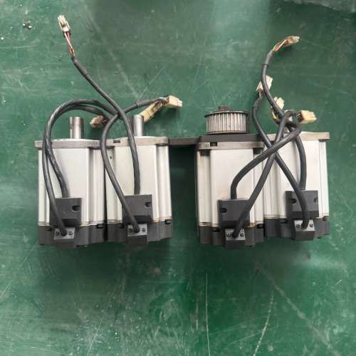 松下伺服电机，型号MHMJ082G1U，0.75kW，，4.