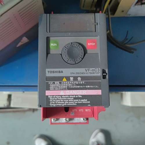 东芝变频器0.75kw东芝VFNC3S-2007PL 成色如