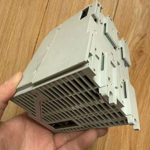 AB罗克韦尔1769-L3XERMS ，型号未知，上电如图，