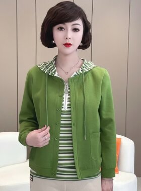 中老年女装妈妈春装上衣2026新款时尚小衫洋气休闲假两件连帽卫衣