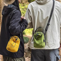 德国户外徒步便携水壶包包轻量化斜挎包运动手机包多功能随身小包