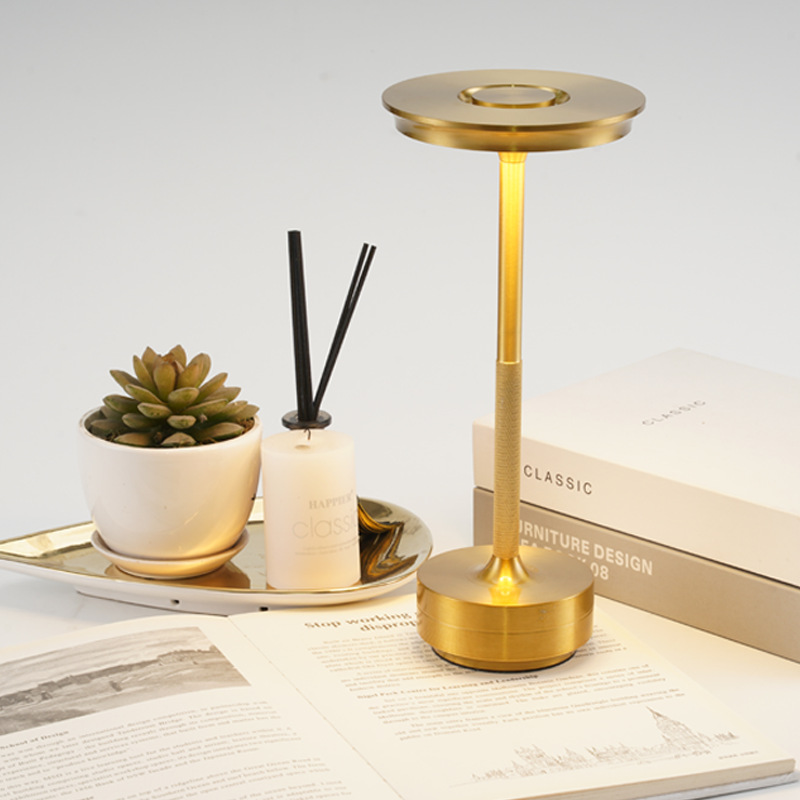 跨境铁艺触摸开关酒店餐厅咖啡厅桌面氛围简约小夜灯床头露营台灯