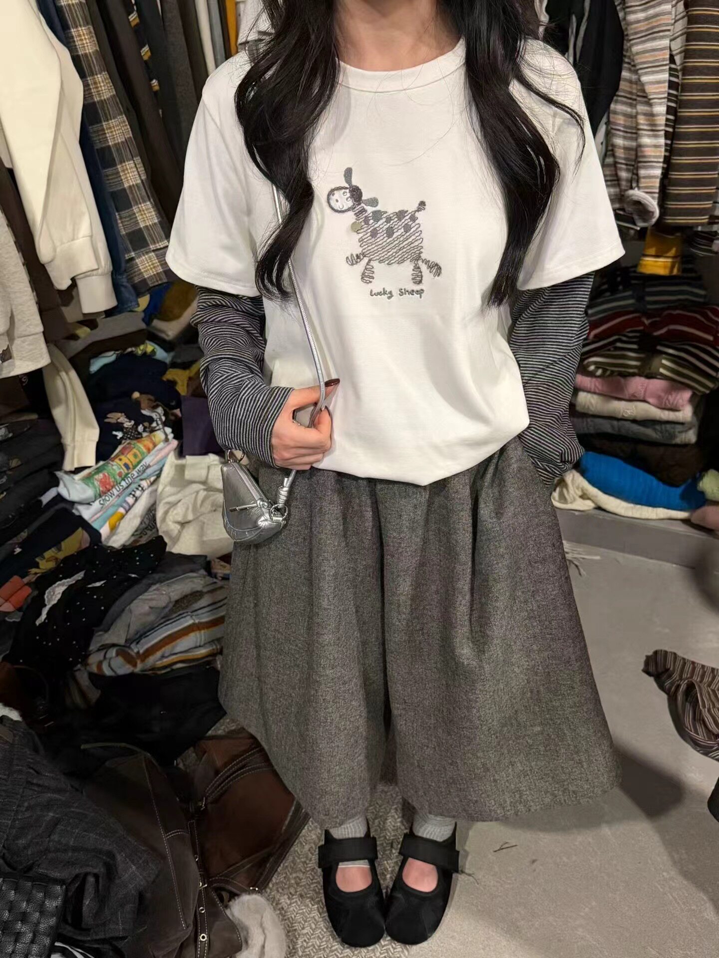 韩版小羊刺绣假两件长袖T恤女秋季新款宽松显瘦设计感洋气上衣