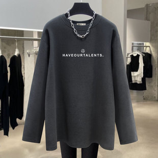 灰色磨毛t恤女长袖2025新款春秋冬休闲字母宽松德绒打底衫中长款