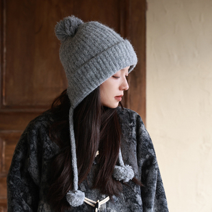 灿漫」基础简约百搭纯色针织毛球帽女冬季保暖系带护耳帽雷锋帽子