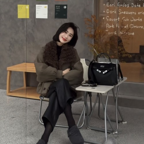 韩版宽松休闲加厚保暖羽绒服