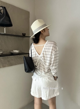 Me town's韩系慵懒后背纽结设计简约条纹圆领T恤女防晒上衣 Q8852