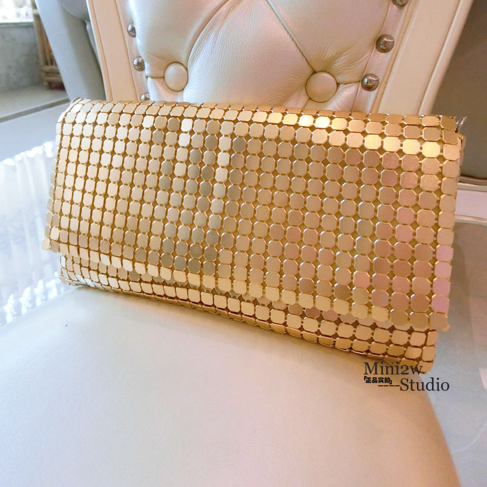 新款2025八角亮片时尚手拿信封手抓包可斜挎手拿袋铝片女潮包手包