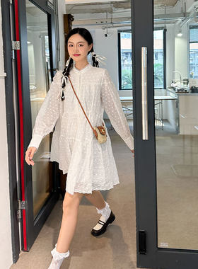 法式白色连衣裙女早春2026新款小个子绣花A字度假吊带裙初恋裙