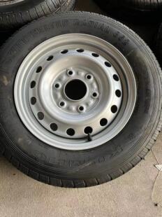 二手 五菱新卡六孔轮胎加钢圈带气发货89成新备胎