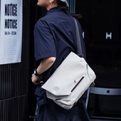 男士 机能风磁吸单肩斜挎ipad平板包背包运动骑行时尚 潮牌大容量包