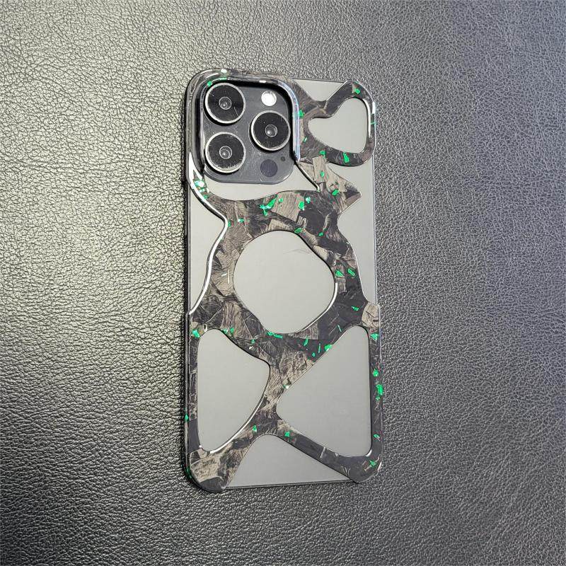 适用于iPhone15promax手机壳新款15pro碳纤维高级感个性镂空手机壳潮流时尚碳纤维异形手机硬壳