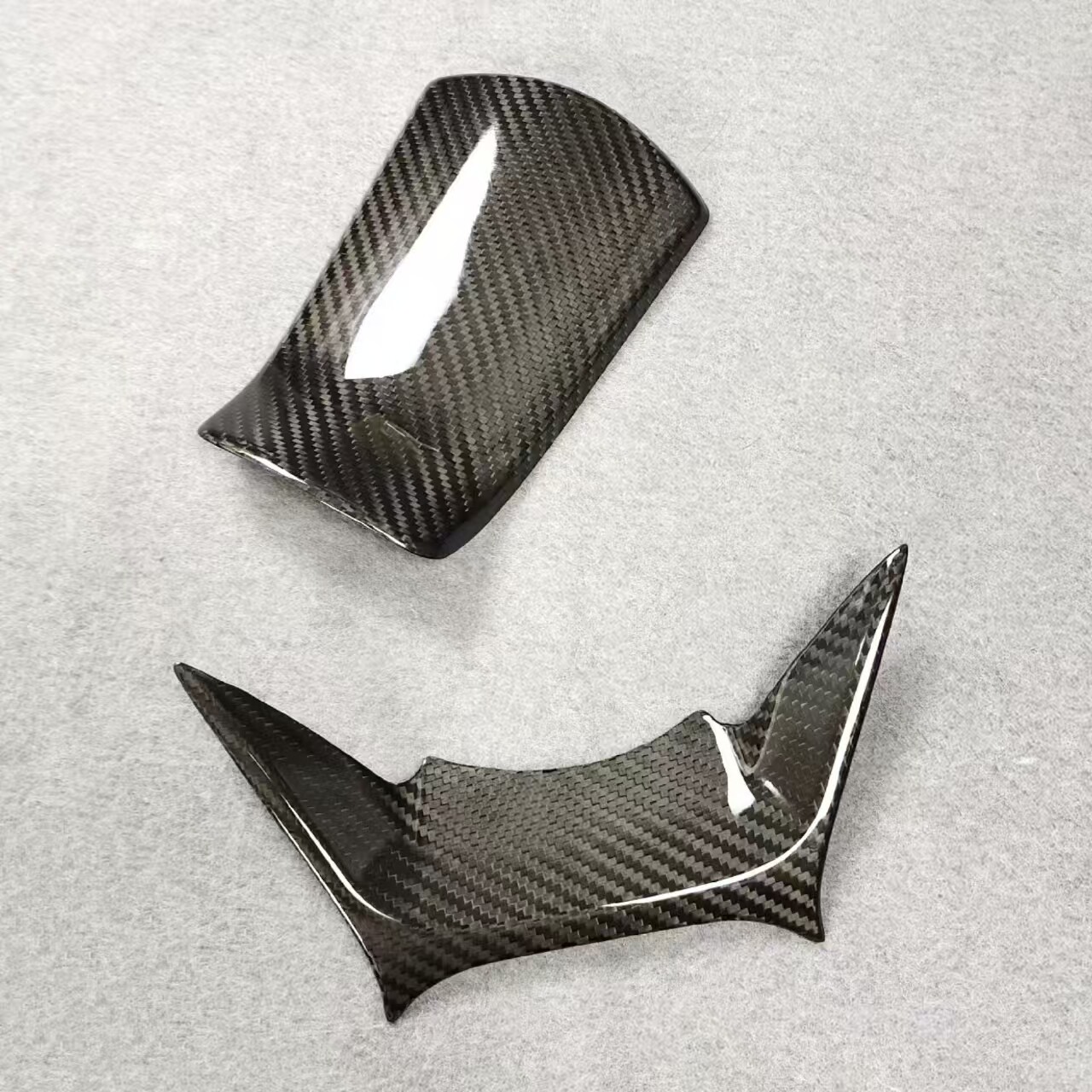 适用雅马哈 XMAX300油箱贴件碳纤维油箱保护覆盖件无损改装替换件