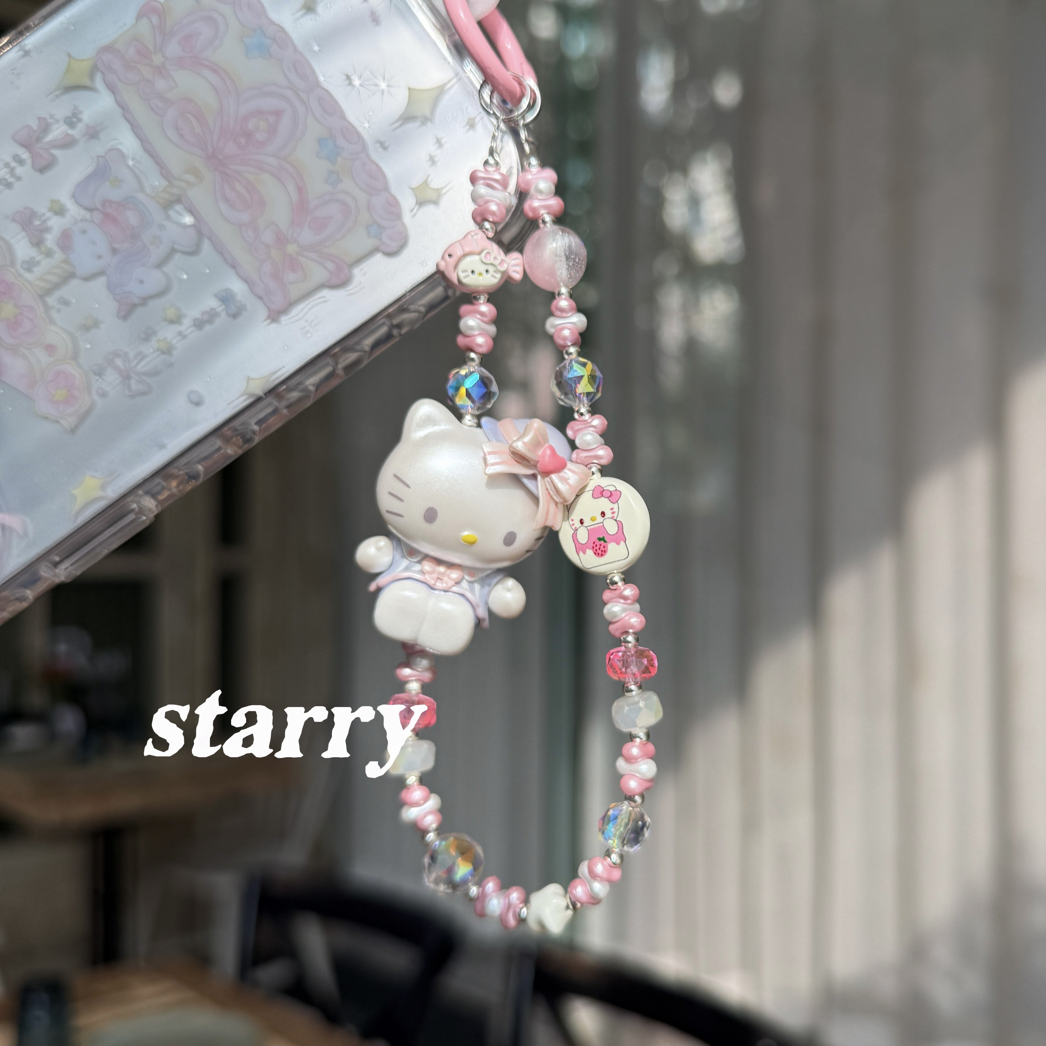 手工三丽鸥kitty猫手机链蝴蝶结萌粒挂件防摔钥匙扣可爱礼物串珠