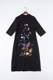 WITNTHEWIN 2025AW刺绣连衣裙国风重工绣花鸟孔雀改良旗袍裙