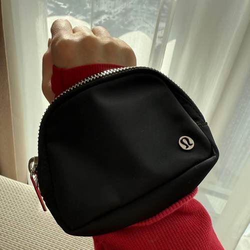 lululemon everywhere belt bag Nano 小物包 臂包