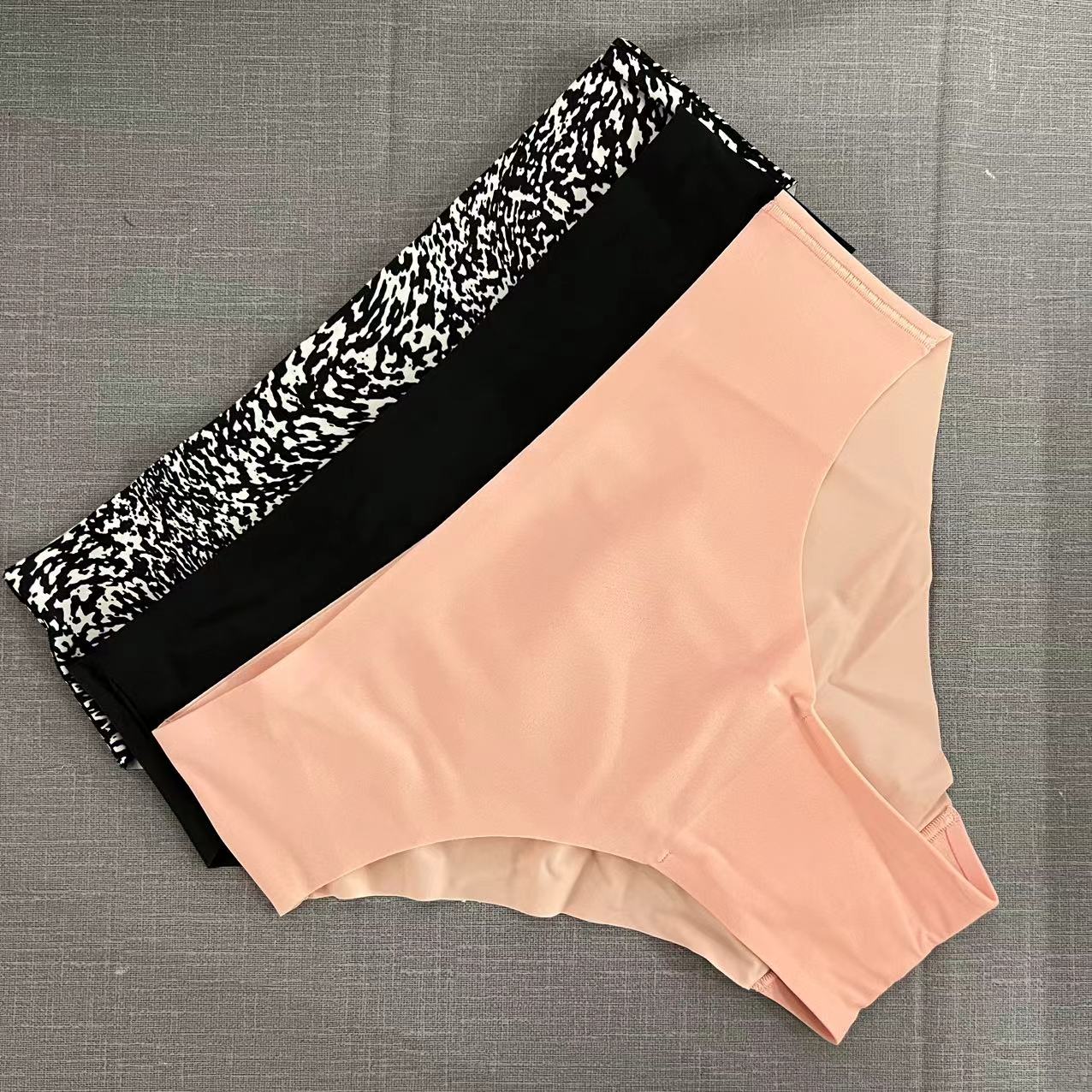 Lululemon女士中腰内裤