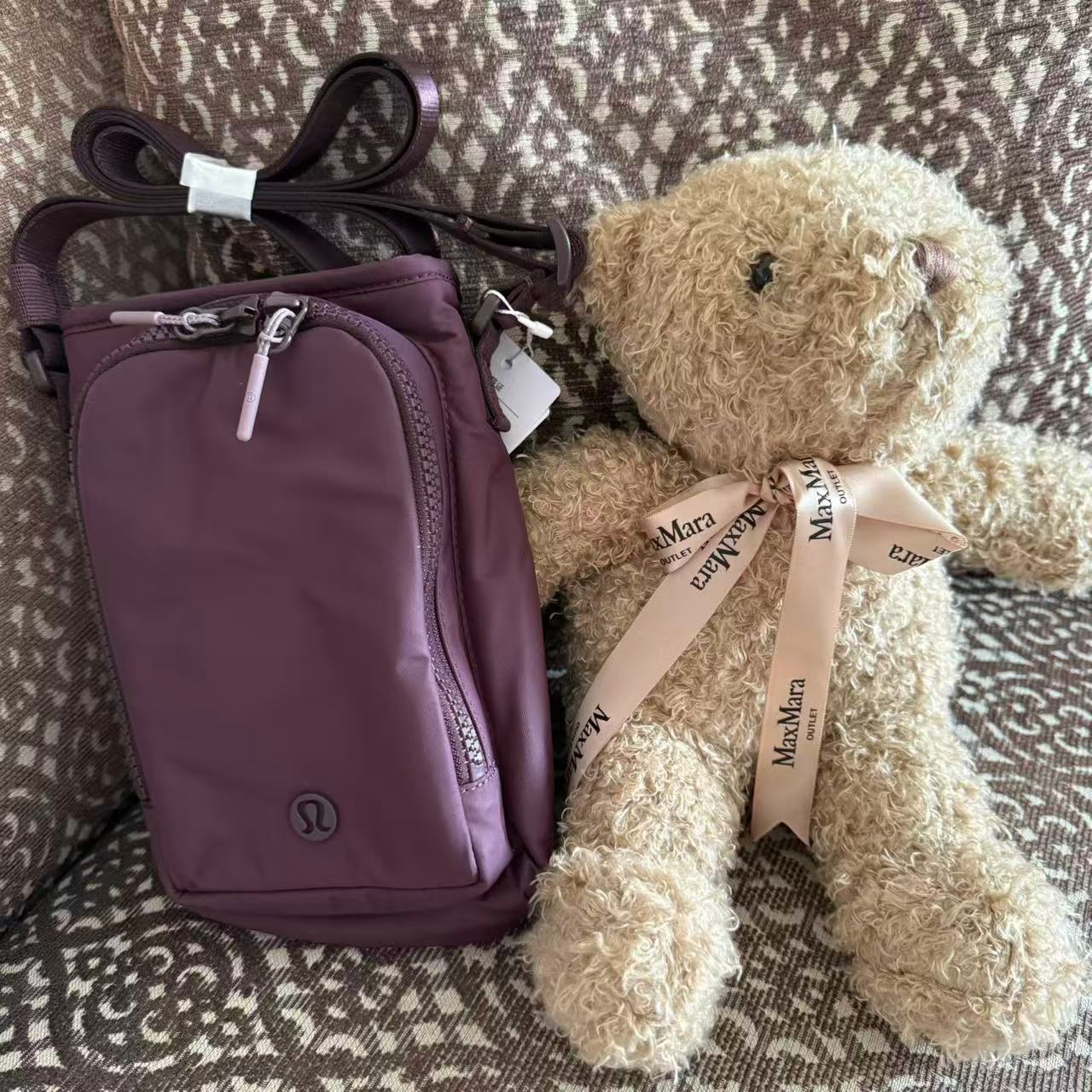 lululemon water bottle crossbody with front pocket 保温杯包