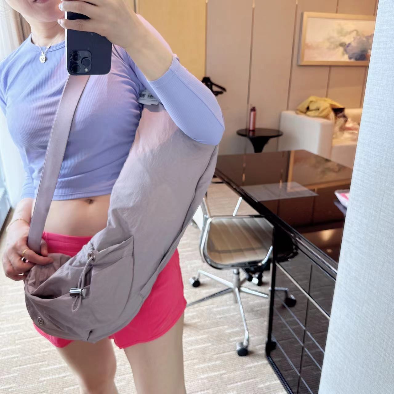 LululemonThe瑜伽垫背包