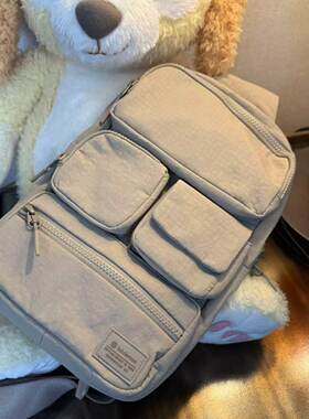 lululemon  multi-pocket sling bag 多口袋斜挎包 背包