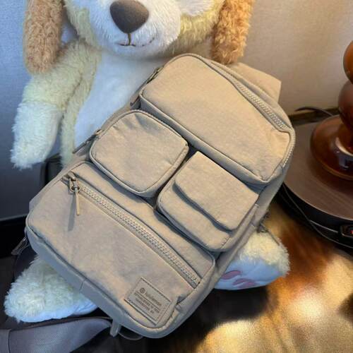 lululemon  multi-pocket sling bag 多口袋斜挎包 背包