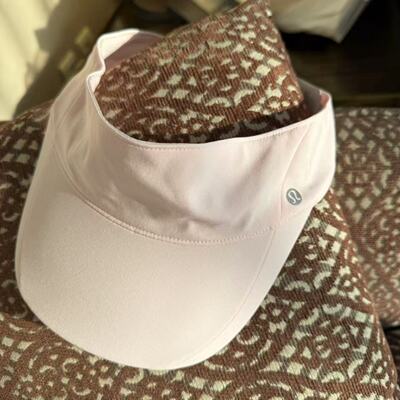 lululemon lightweight all-sport visor 女士遮阳帽 防晒帽