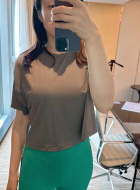 lululemon abrasion-resistant train tee 女士宽松版Logo短袖