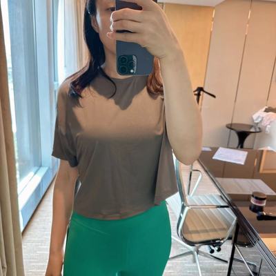 lululemon abrasion-resistant train tee 女士宽松版Logo短袖