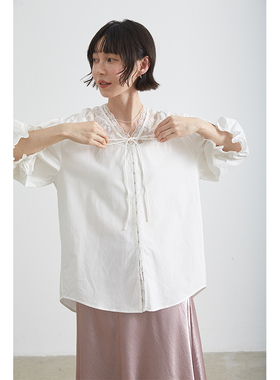 ABOUT PASSION · 蕾丝拼接花边短袖衬衫